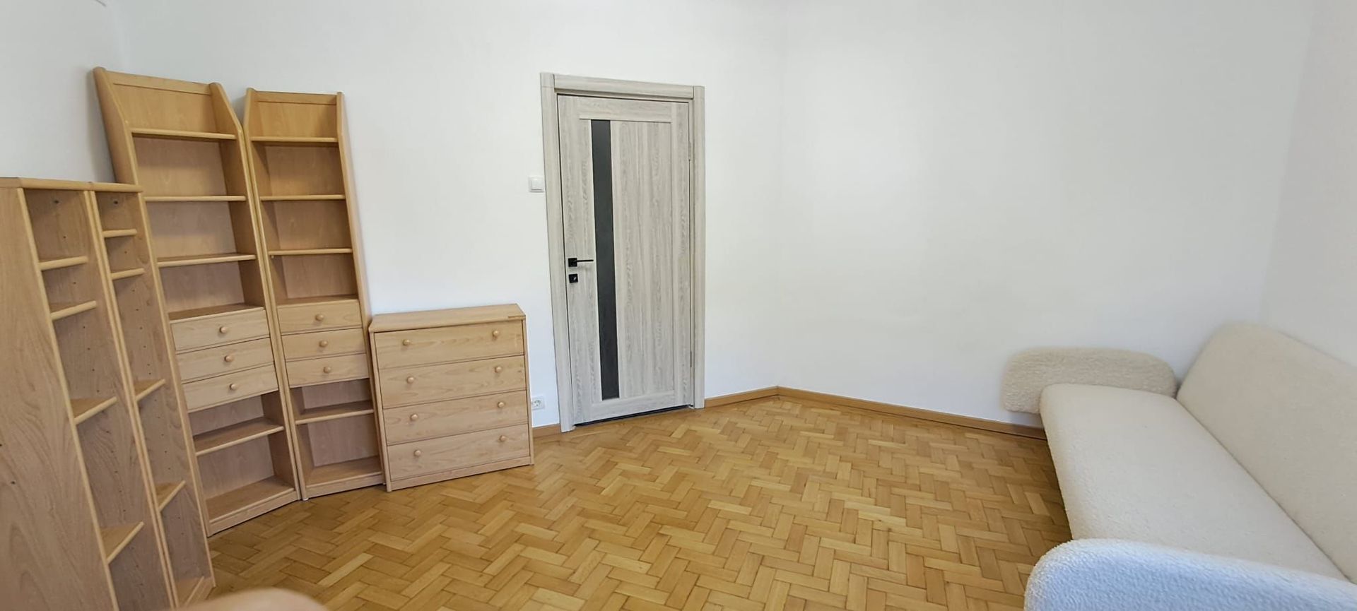 Calea Mosilor - Hristo Botev, garsoniera 27 mp, mobilata si utilata - Poză 1