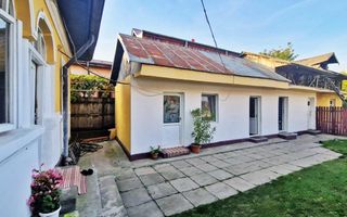 Vanzare casa cu teren 1800 mp, Pitesti str Bananai, la intrare - Poză 13