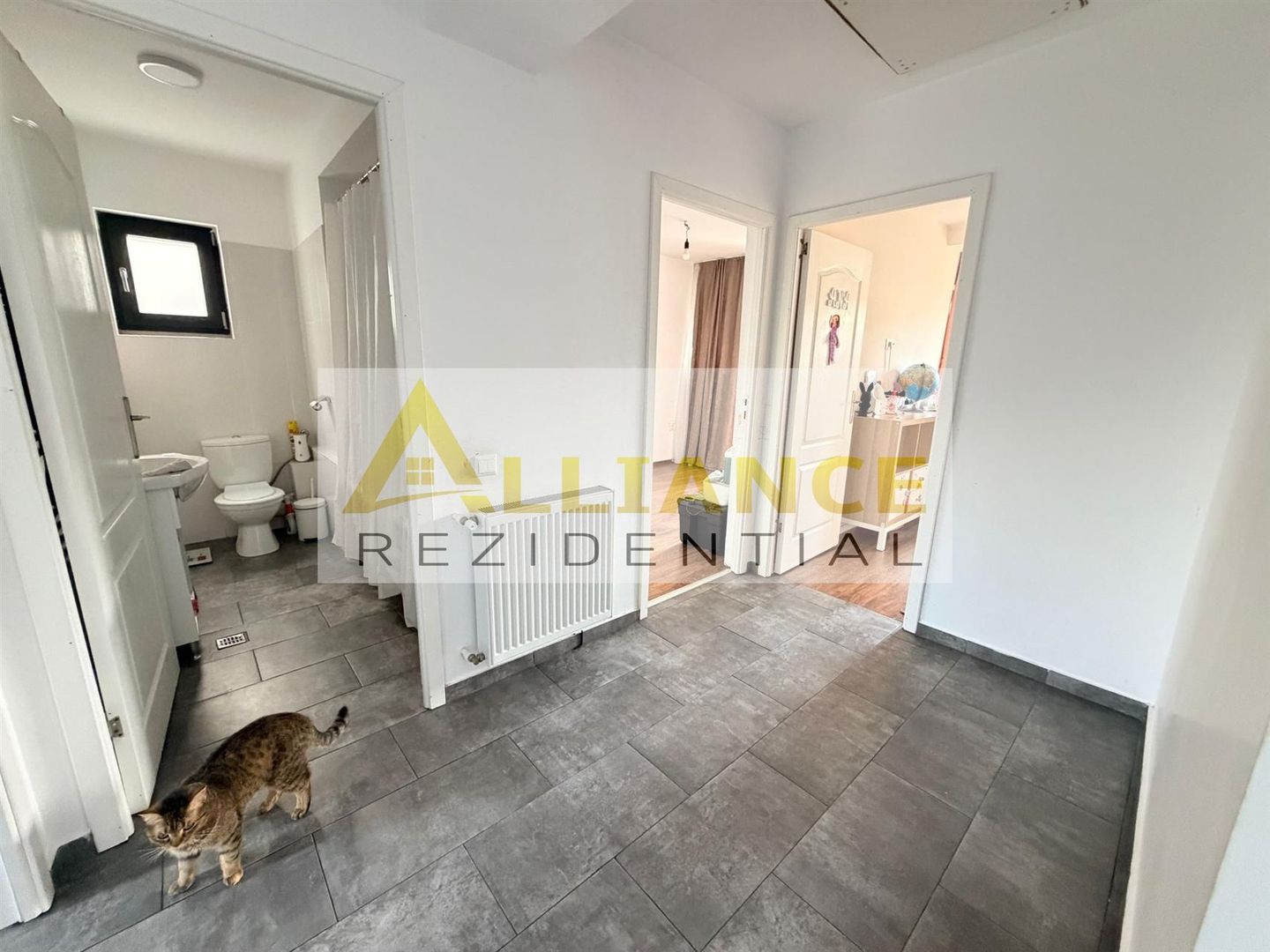 Casa tip duplex ~ 4 camere 2 bai ~ teren 200mp ~ 200m de bulevard - Poză 14