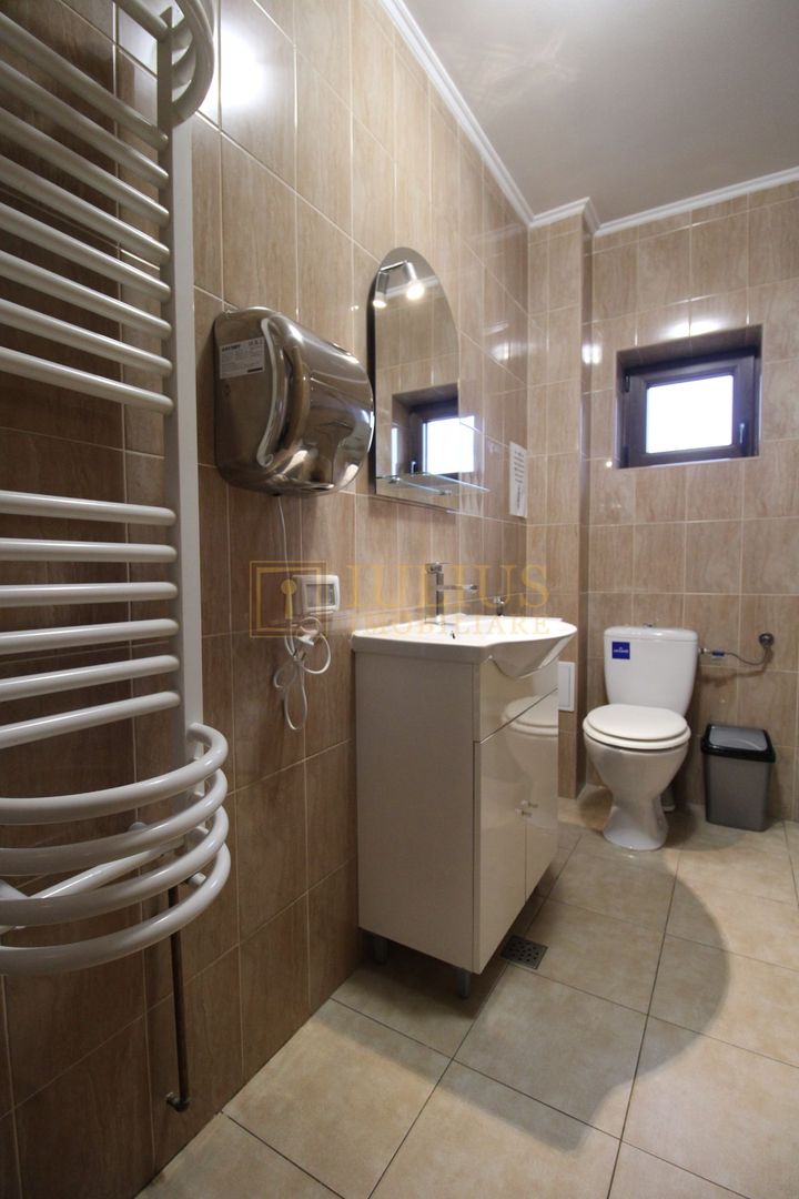 8 incaperi, 2 bai, centrala proprie, 3 locuri de parcare; Lipovei. - Poză 10