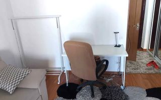 Gars. 31 mp, et 9/10, bloc reabilitat, instalații refăcute, mobilată și utilată - Poză 4