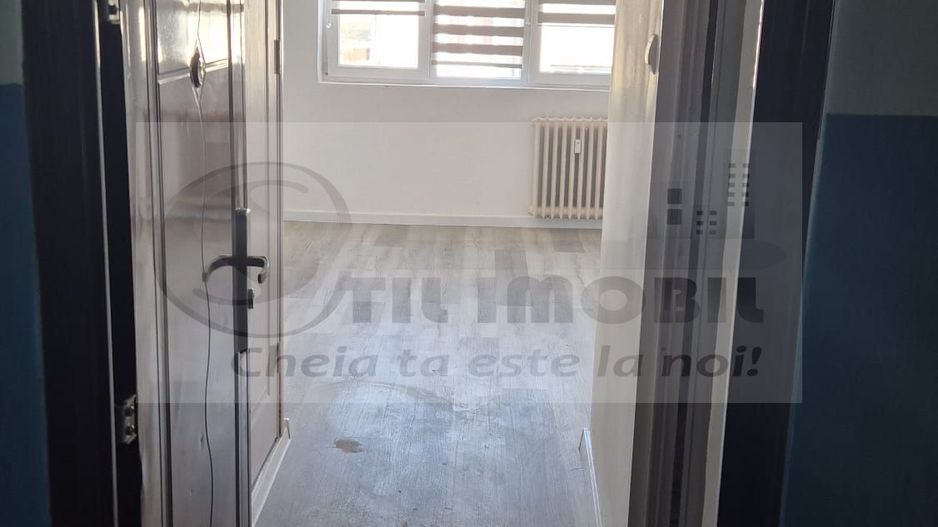 GARSONIERA  LIBERA  ETAJ 2 DIN 3  BAZA 3 - Poză 2