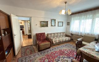 Apartament 3 camere MV1 Str. Gladiolei 6 Etaj III - Carei - - Poză 1