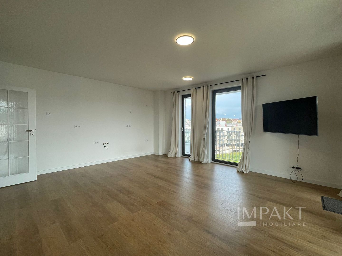 Apartament 2 Camere Nemobilat, Ideal pentru Birouri - Poză 2