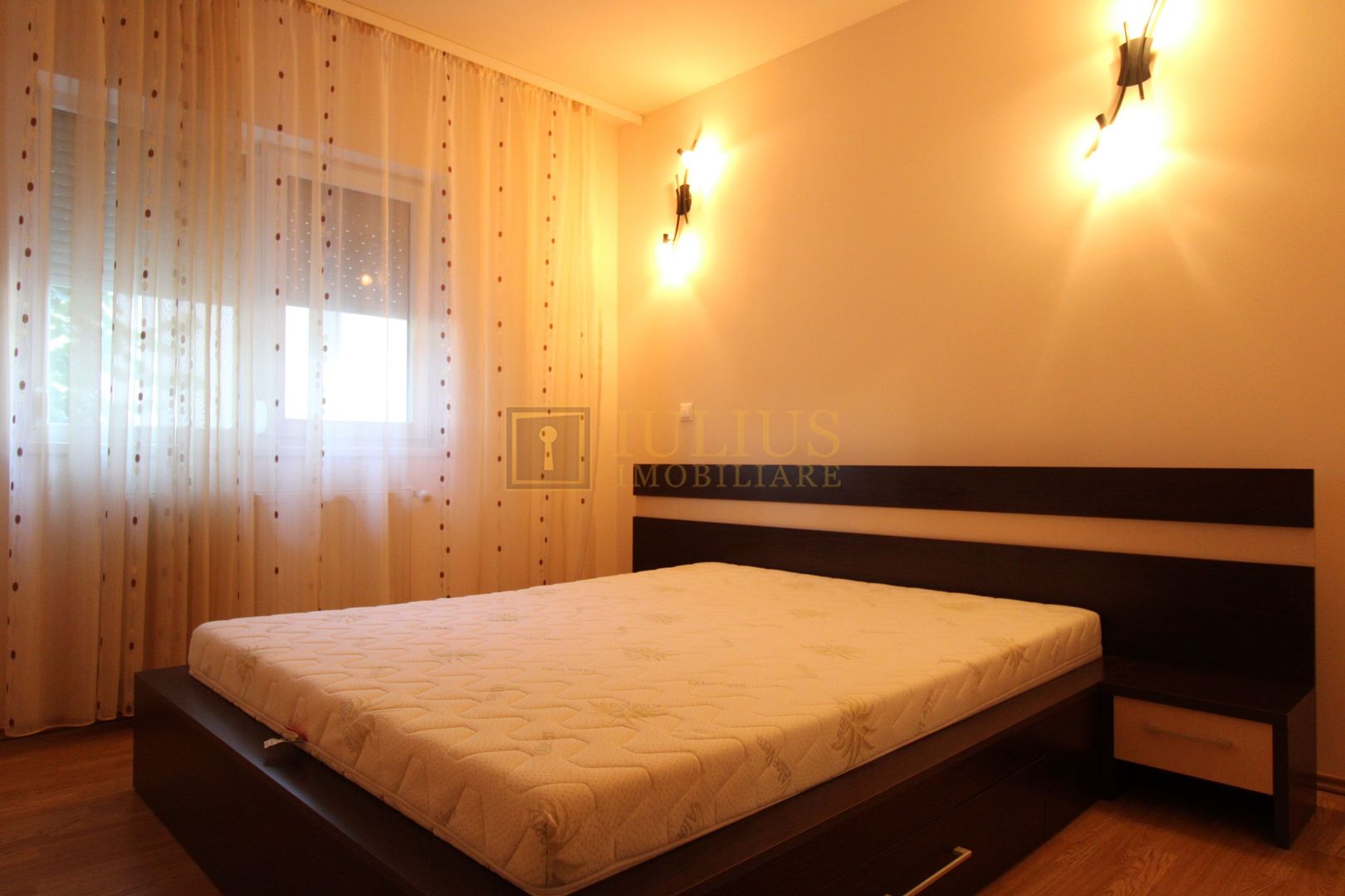 Aradului -2 camere, centrala proprie, loc de parcare - Poză 6