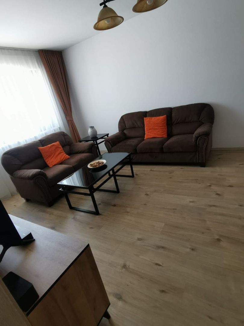 InInchiriere apartament 3 camere - Poză 7