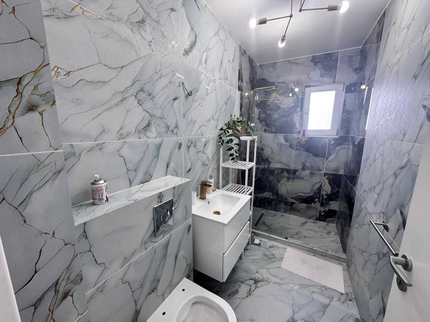 AP. 2 CAMERE , BUCATARIE INCHISA, LOC PARCARE, CENTRALA PROPRIE - Poză 7