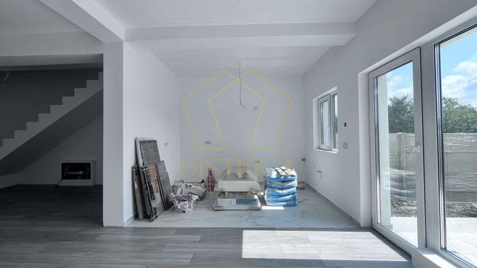 Duplex modern cu 4 camere si dressing I Mosnita Noua - Poză 3