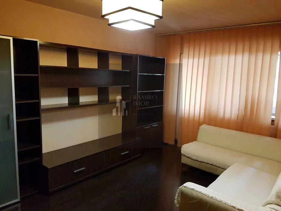 Apartament 3 camere decomandat/15 minute metrou Piata Sudului - Poză 2