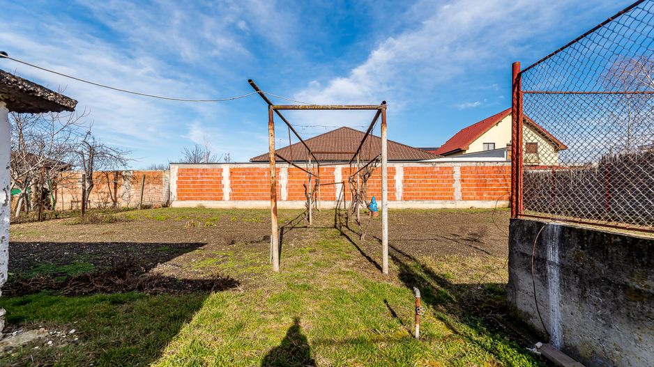 VÂNDUT! Casă cu teren 846 mp Micalaca, Strada Lipovei. - Poză 3