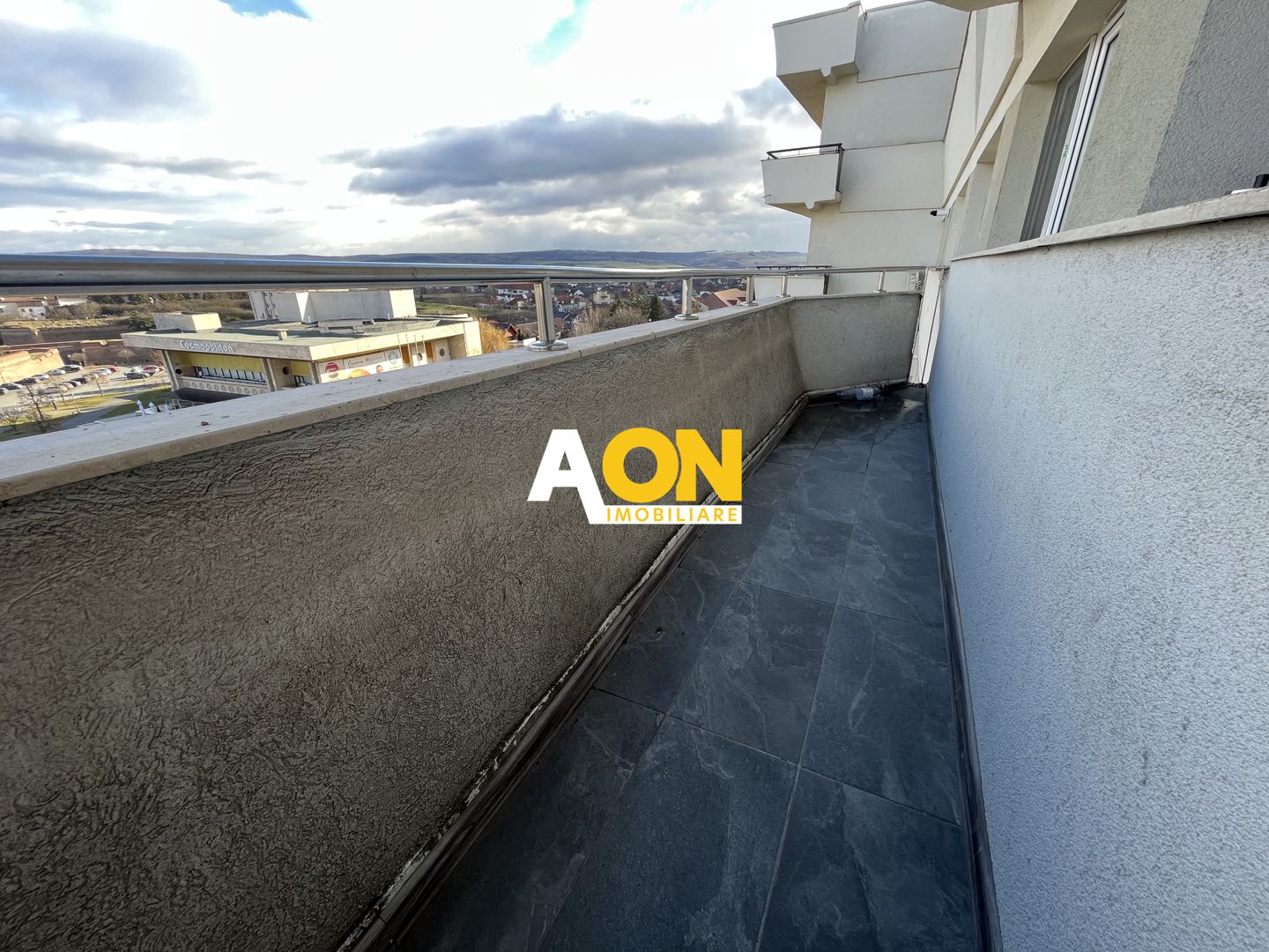 Apartament cu 3 camere de inchiriat, 100mp utili, garaj, priveliste - Poză 12