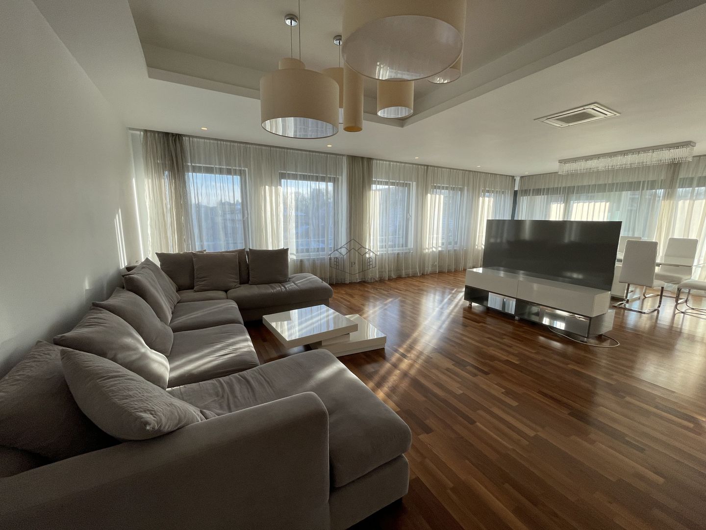 APARTAMENT CU 4 DORMITOARE DEOSEBIT LA INCHIRIERE LANGA PARC KISELEFF - Poză 10