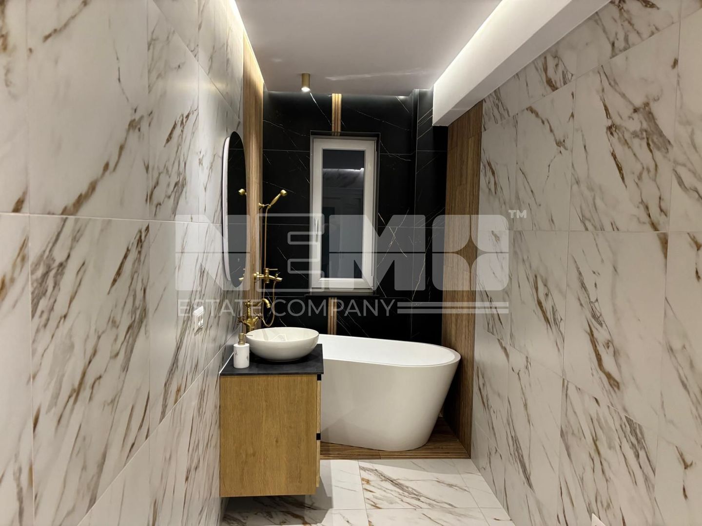 Apartament spațios și luminos cu 3 Camere I Rădăuți - Poză 15