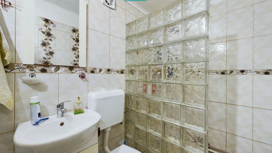 Casă cu 5 camere în Nădlac - Poză 12