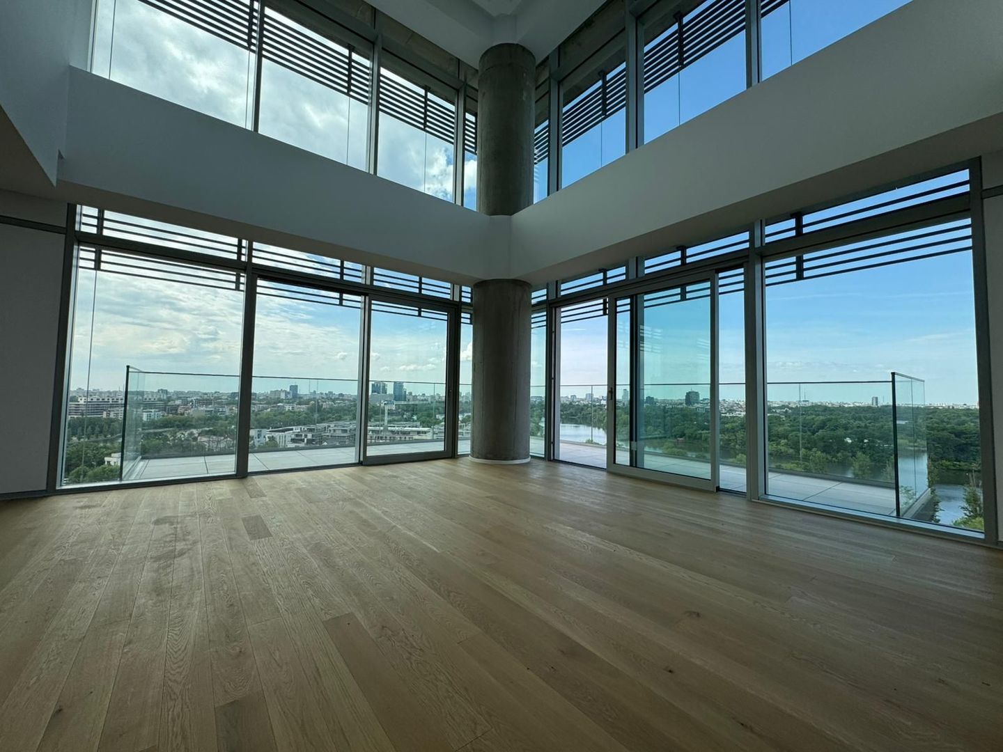PENTHOUSE SPECTACULOS UpSite || 1.800.00+TVA || boxa si loc de parcare incluse - Poză 1