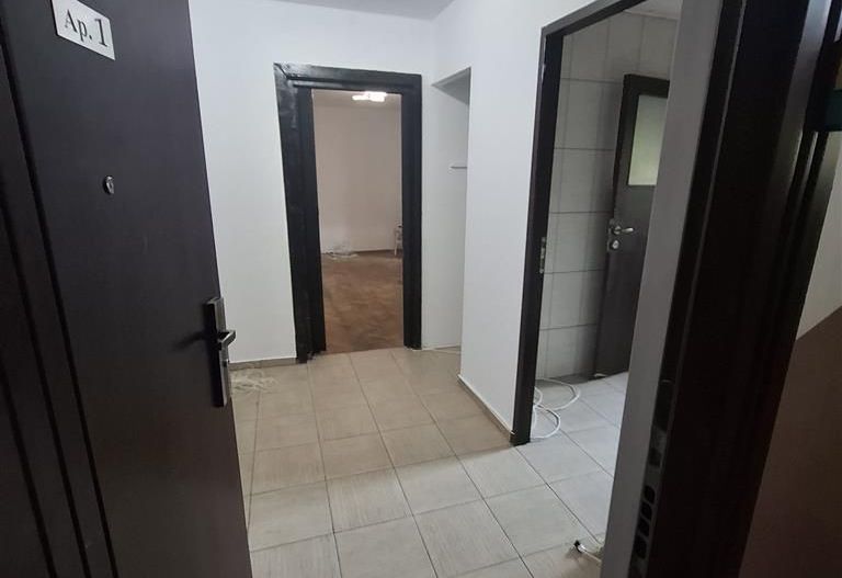 3 camere zona G. Lazar centrala. parter - Poză 2