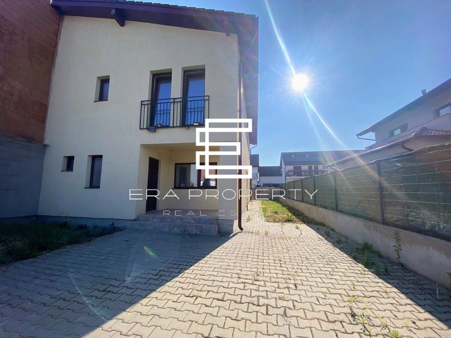 Casă cuplată de vânzare în Șelimbăr – 5 camere, 177 mp utili, 265 mp teren - Poză 1