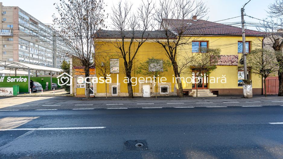 Spațiu generos în centrul Aradului. Ideal pentru birouri sau cabinete - Poză 3