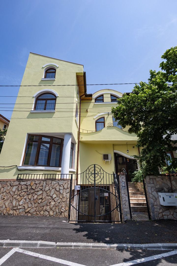 Vila de inchiriat | pretabil gradinita sau after school| Parcul Carol - Poză 1