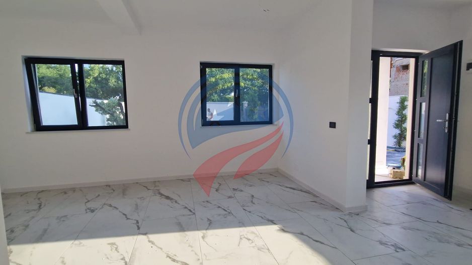 Casă modernă de lux – 4 camere, teren 373 mp, curte amenajată - Poză 12