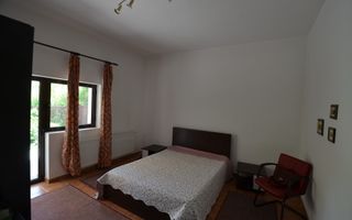 Vilă splendidă cu grădină extinsă și facilități moderne - Poză 4