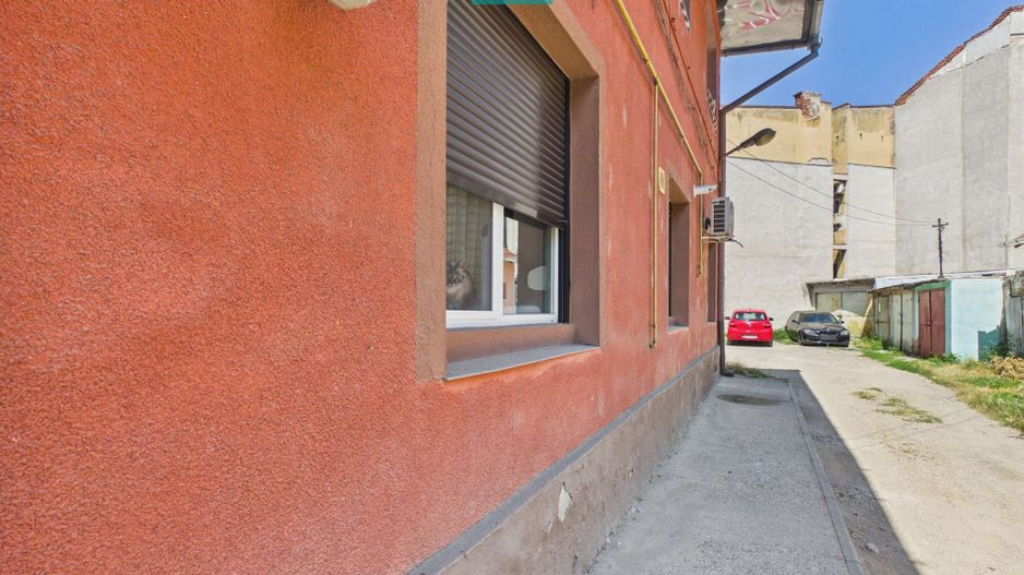 Apartament cu 2 camere și curte ultracentral - Poză 14