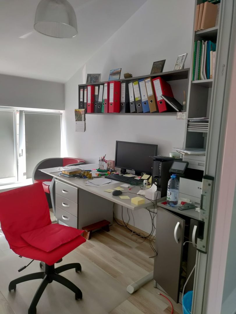 De inchiriat! Casa pretabila birouri, in Gruia - Poză 17