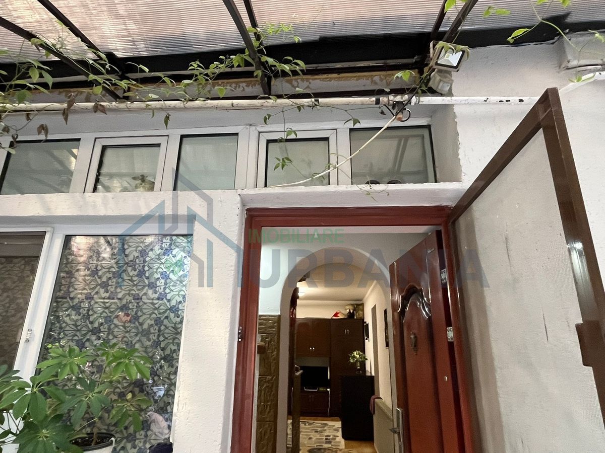 Parter de casă ultracentral în Iași, cu terasă și parcare în curte - Poză 1