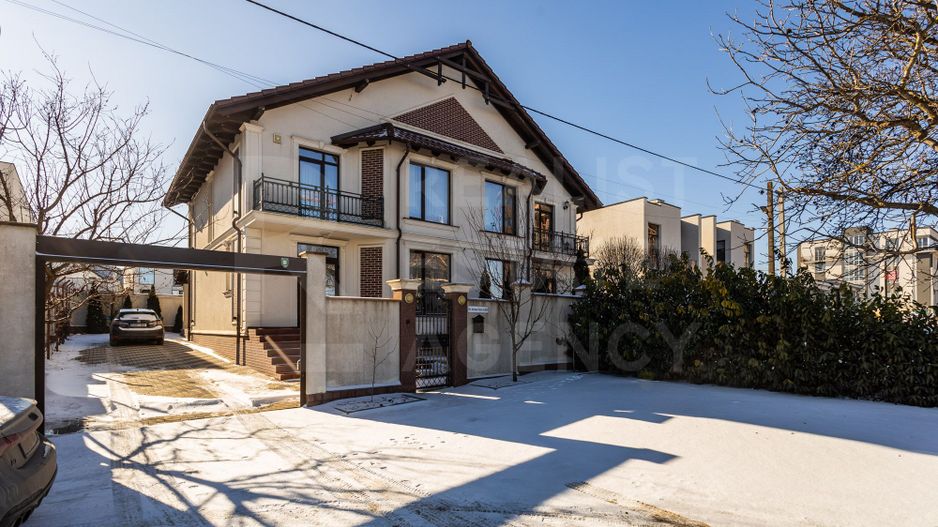 Vânzare, casă, 4 camere, str. Nicolae Dimo, or. Durlești - Poză 1