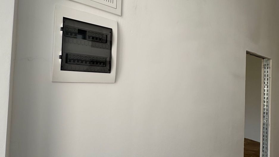 Apartament renovat în clădire istorică - are garaj - Poză 7