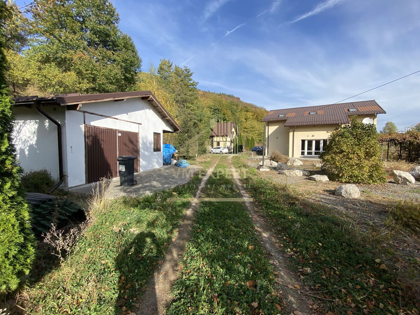 VILA CAMPULUNG, TEREN 4200 MP, PRET 259000 EURO - Poză 3