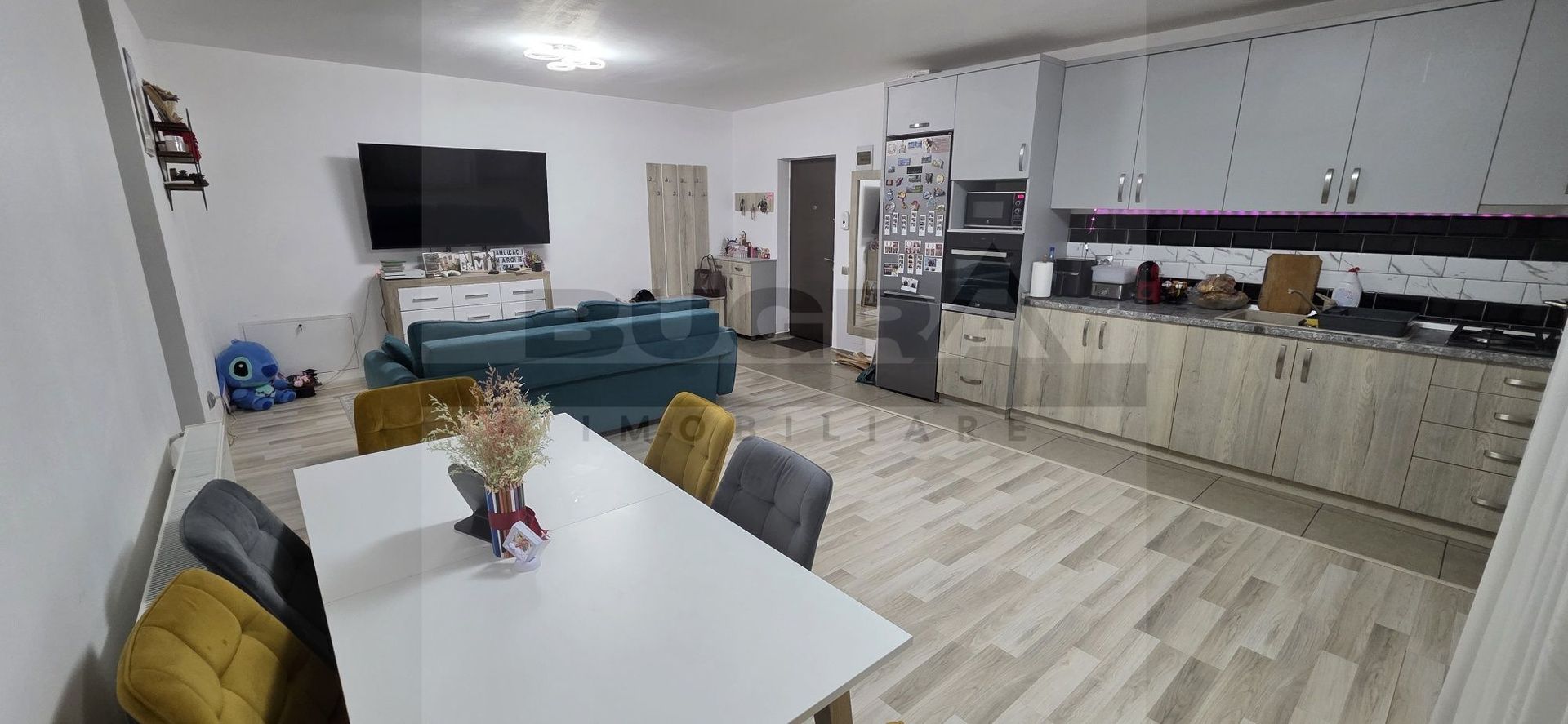 Apartament de 2 camere, modern, 54mp, parcare, zona Terra - Poză 3