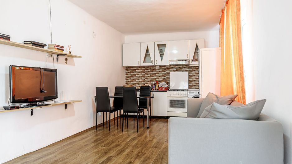 Ofertă rară! Casă cu teren generos în Poltura! - Poză 5