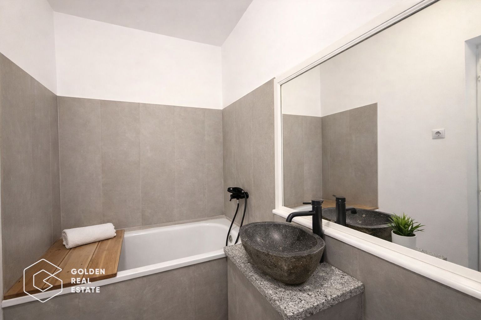 Vilă exclusivistă cu funcțiuni mixte, în Sânandrei- potențial investițional - Poză 6