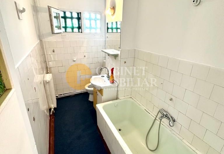 Apartament cu 2 camere la bulevard - 50mp - Bloc fara risc - Podu ros - Poză 5