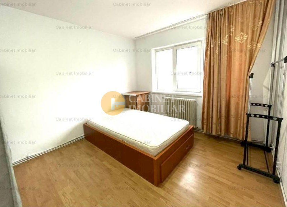 Apartament cu 3 camere - Etaj 1 - Zona Podu Ros - Poză 2