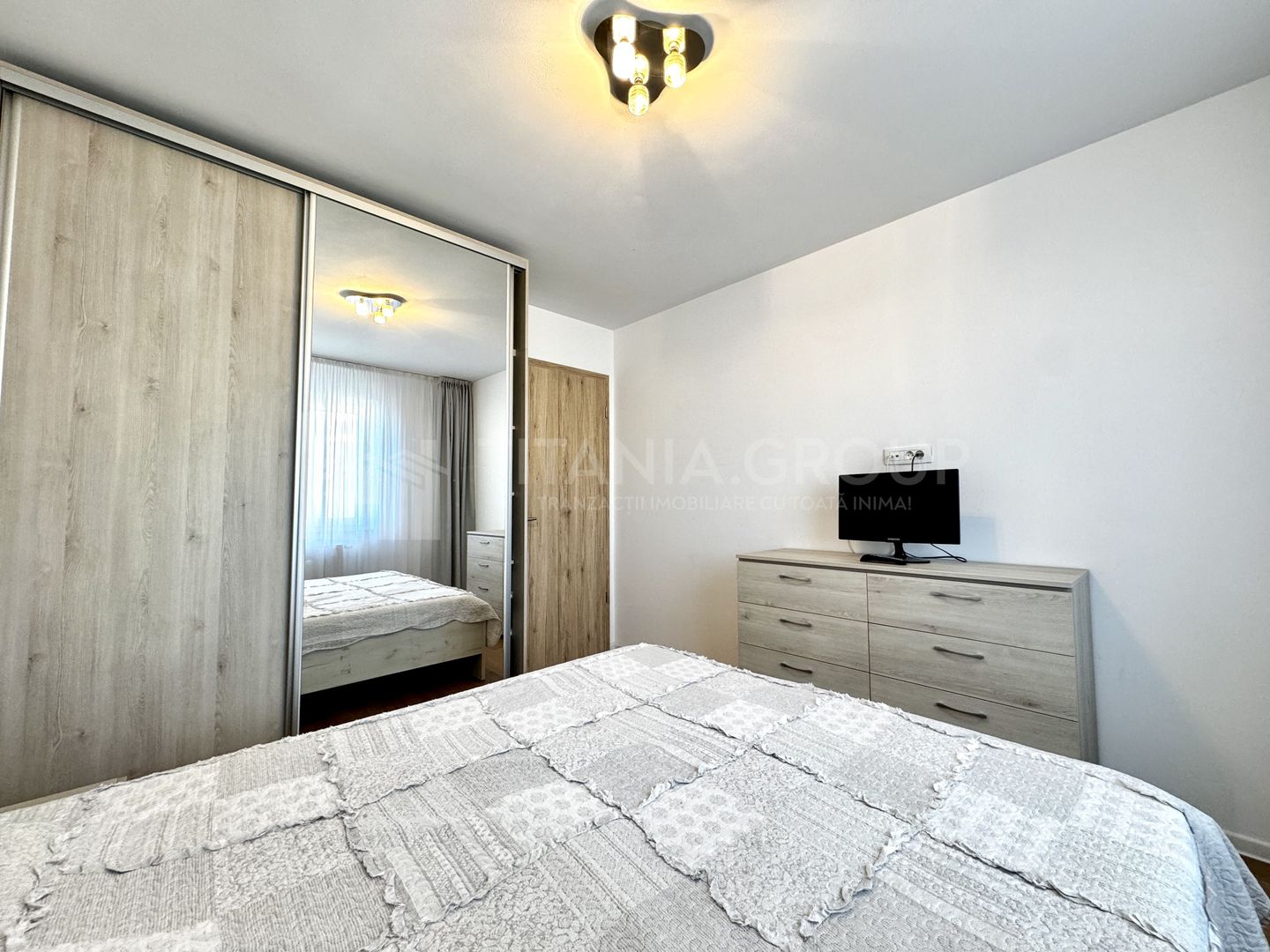 Apartament 2 camere, loc de parcare - Kasper Coresi (langa pietonala) - Poză 4