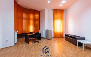 De inchiriat etaj-ul 1 din Palatul Bohus Arad cu o suprafata generoasa - Poză 2