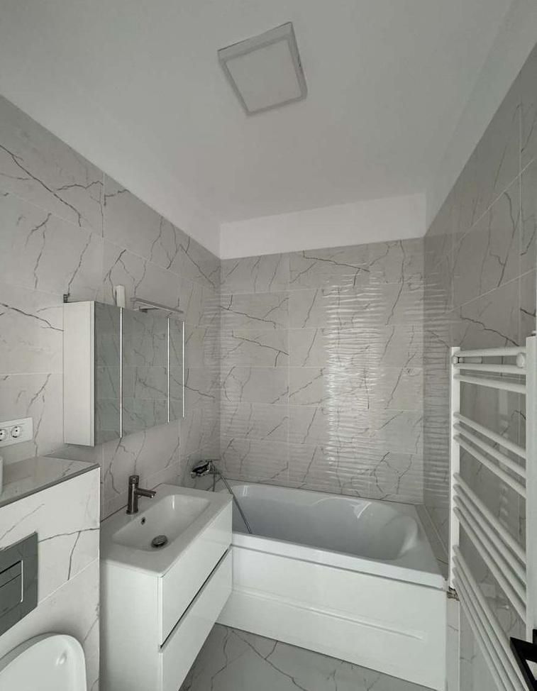 AP. 3 CAMERE BLOC NOU - CENTRALA, BUCATARIE INCHISA,PARCARE INCLUSA, - Poză 8