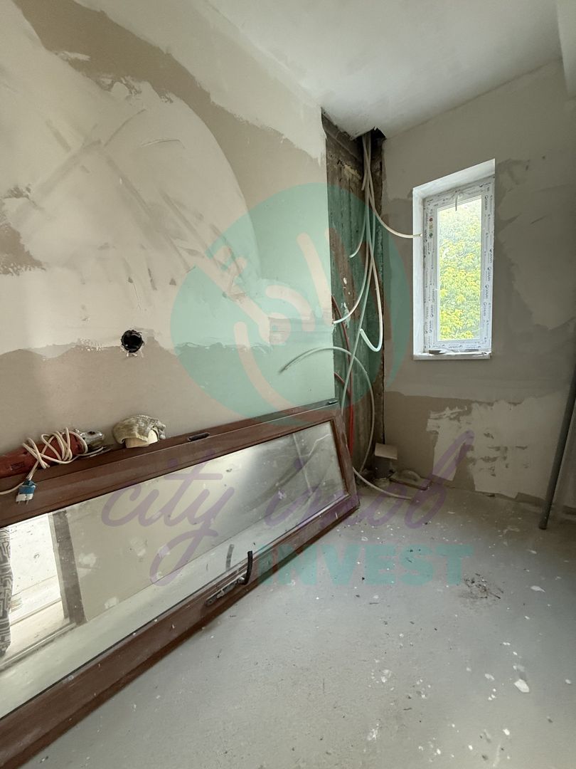 Casa receptionata in 2025 singura in curte - Poză 13