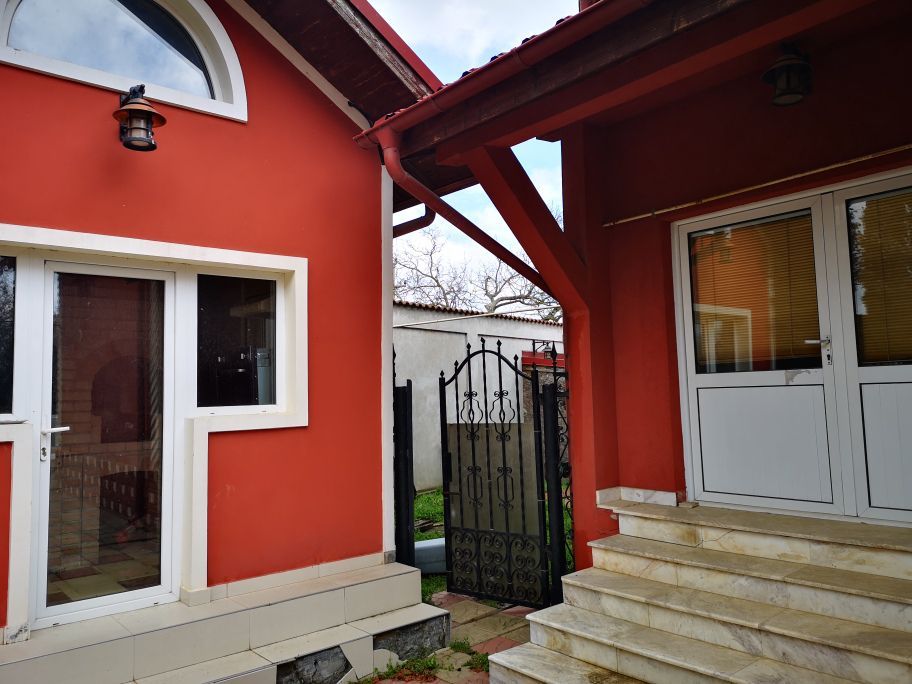 Casa si teren Lunguletu - Poză 4