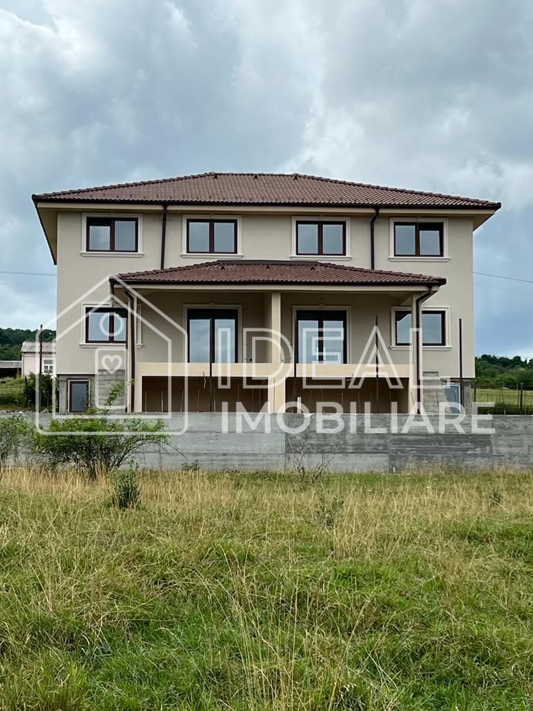 Casa Tip Duplex cu 4 camere si 366 mp teren, in Cisandie - Poză 9