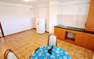 Oferim spre inchiriere, Apartament spatios, 4 camere, pentru locuit sau Firme - Poză 13