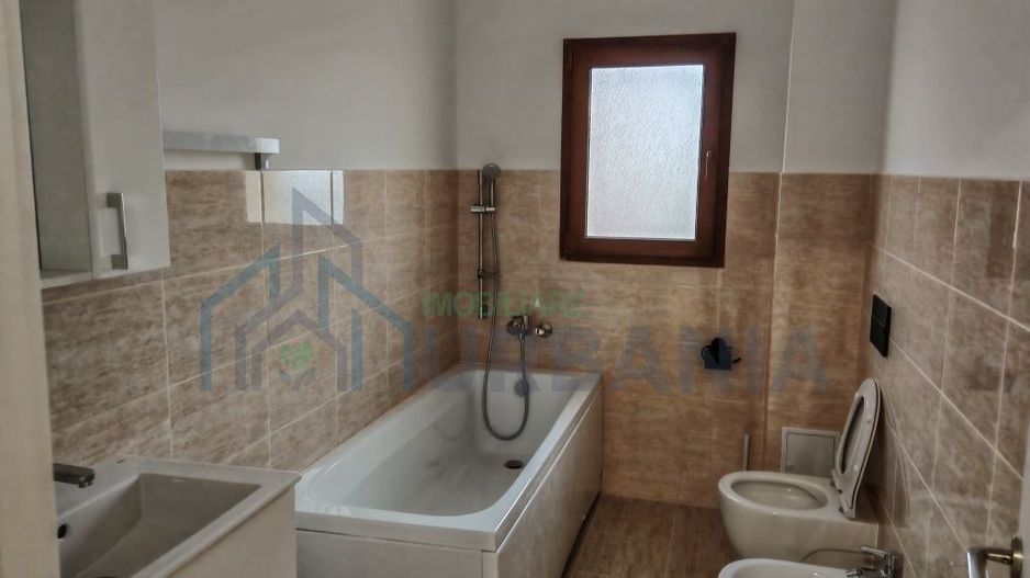Închiriez casa cu 3 apartamente zona bucium - Poză 1