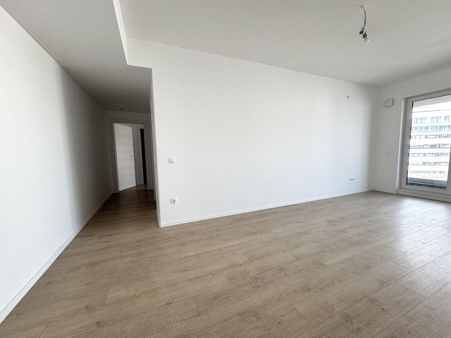 3 camere 76 mp SU + Balcon 6.5mp - Zona Lac Straulesti-Mall Colosseum - Poză 13