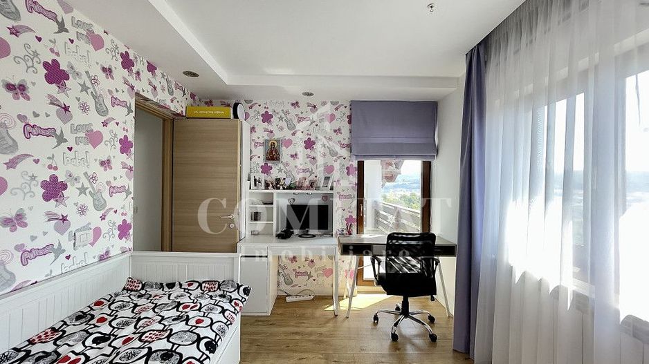 Casă cochetă cu teren generos și panoramă Chinteni - Poză 10