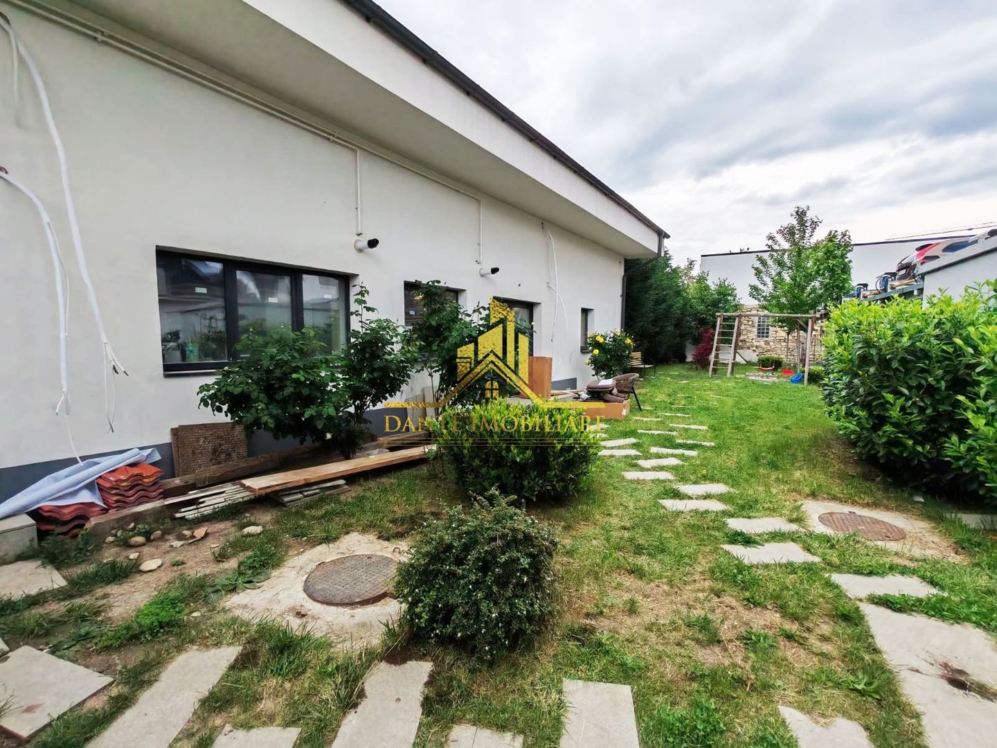 Casa, 3 camere, 2 bai, TOTUL NOU, ultrafinisata, parcare, Central - Poză 17