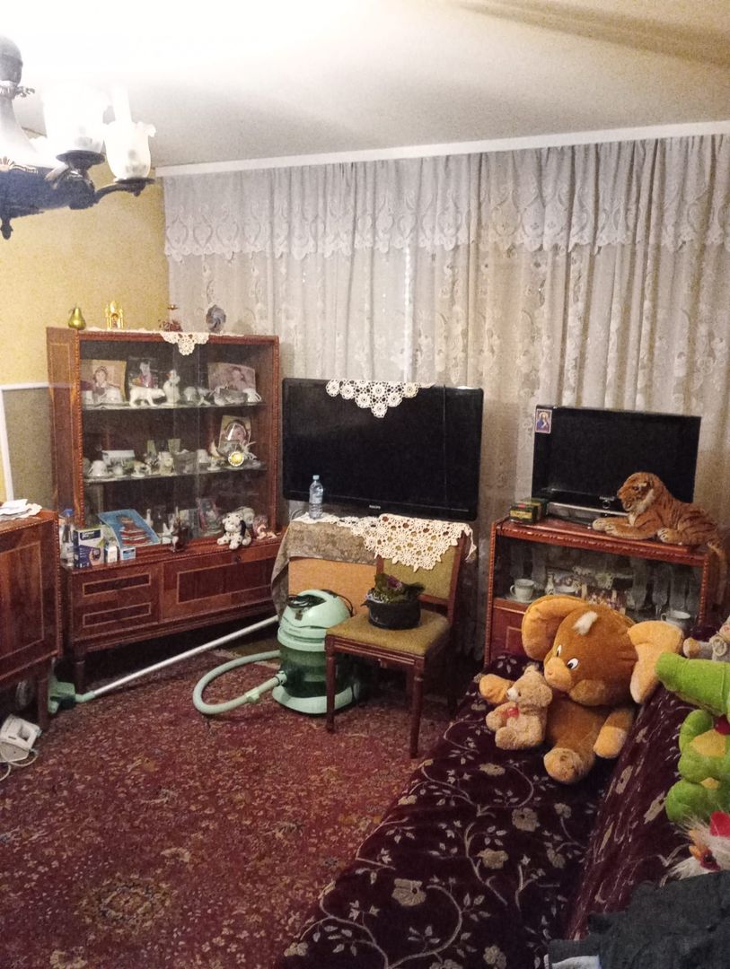 Apartament cu trei camere, Aparatorii Patriei, 130.000€, 0% comision cumparator - Poză 1