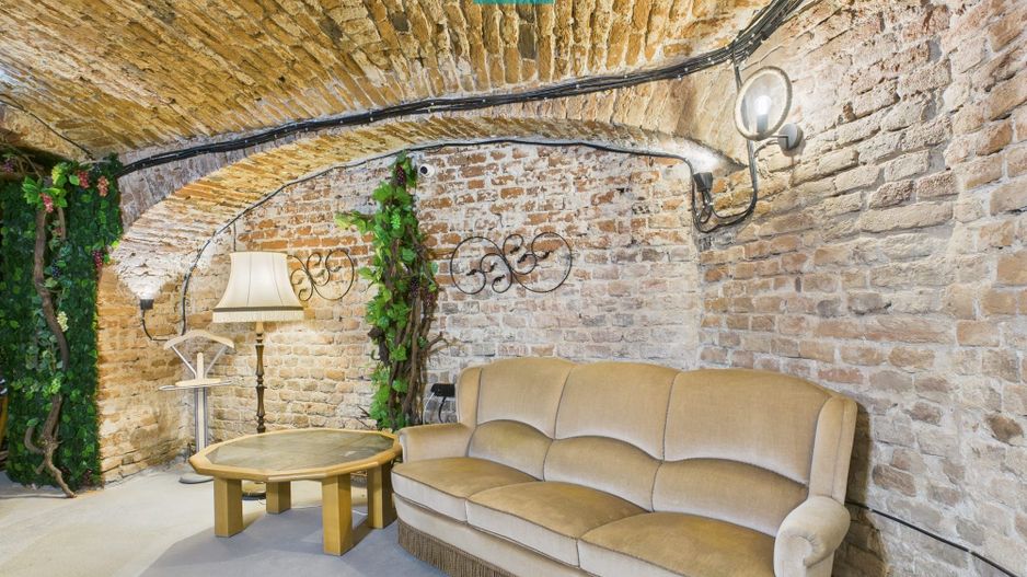 Eleganță subterană - pivniță exclusivistă Arad - Poză 31