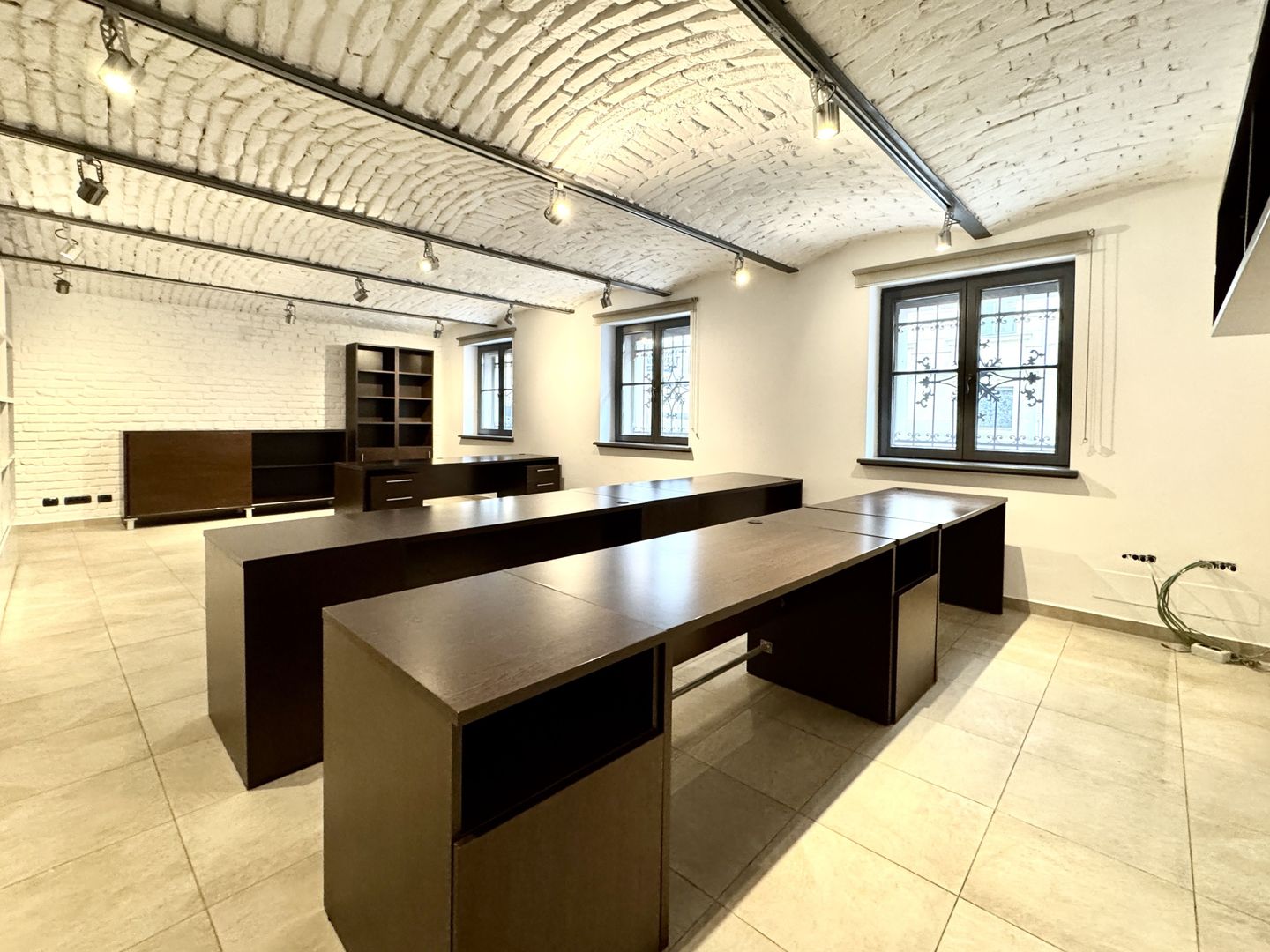 Spațiu de Birouri Elegant în Clădire Istorică Renovată – Piața Unirii, - Poză 8